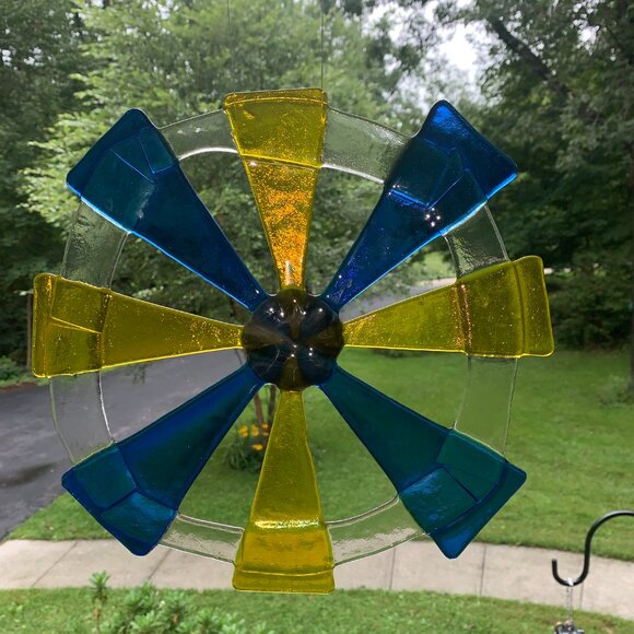 #7236 CIRCULAR FUSED SUN CATCHER  BLUE & YELLOW COLLECTABLE SUN CATCHER - Picture 5 of 12